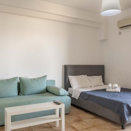 Elia Mini Suites 6 Larissa Exteriör bild