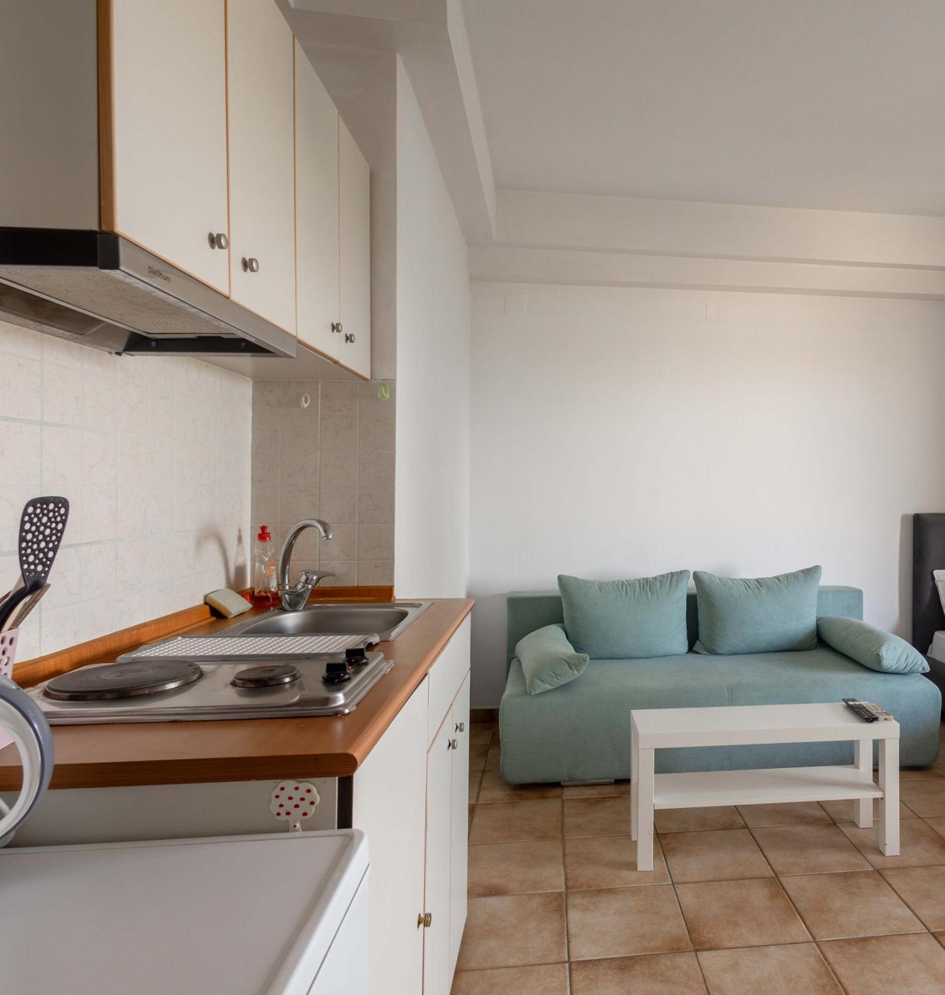 Elia Mini Suites 6 Larissa Exteriör bild